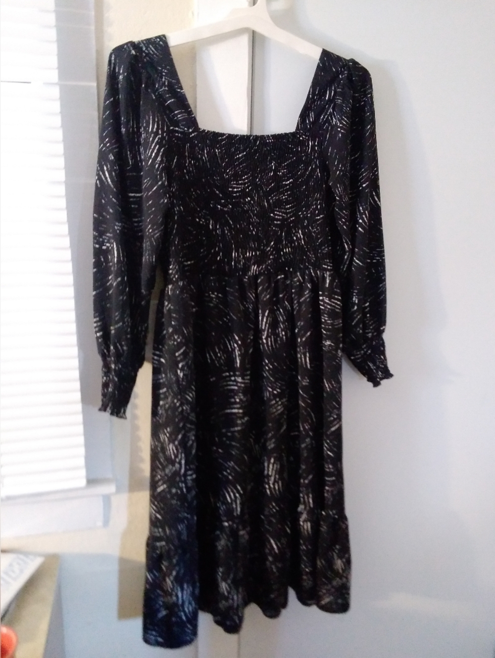Nine West Black Midi Tier Smocked Dress White Abstract Print Long Sleeve XL